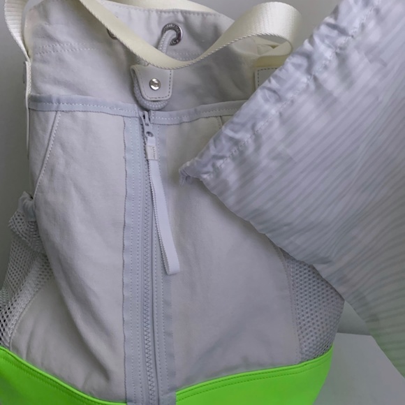 SOLD *Rare* Lululemon Rally Bag - Picture 8 of 14